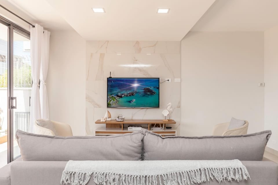 Communal lounge/ TV room, TV and multimedia, Living room, Seating area