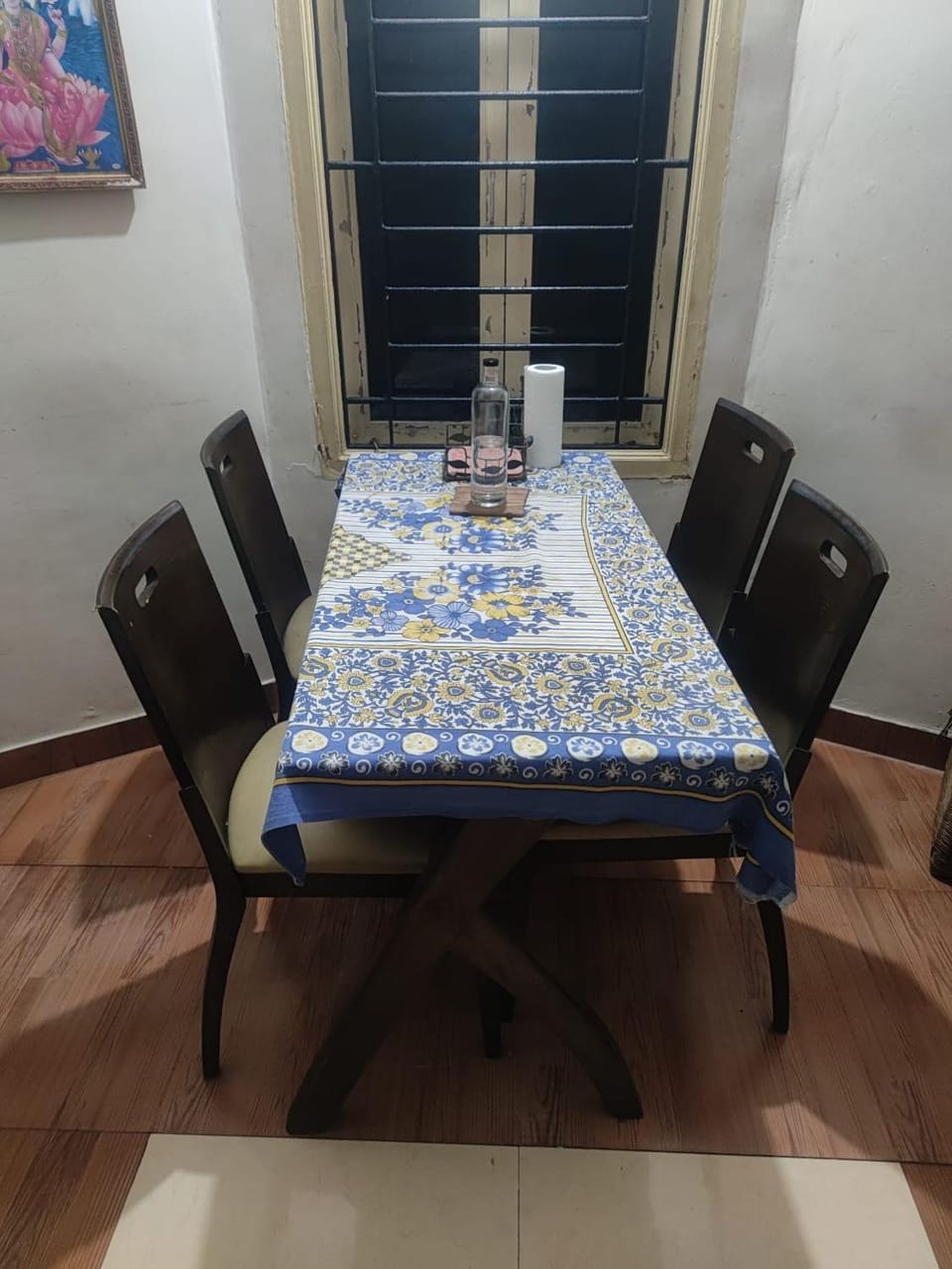 Seating area, Dining area