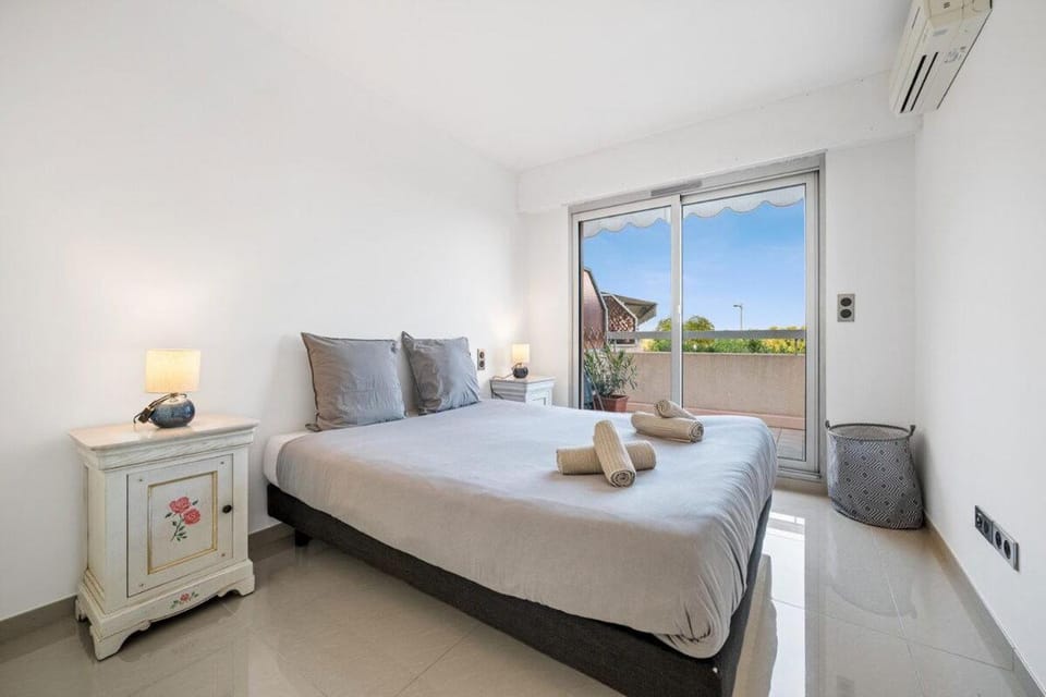 LEVASION -Vue imprenable Piscine Parking Terrasse Apartment in Roquebrune-Cap-Martin