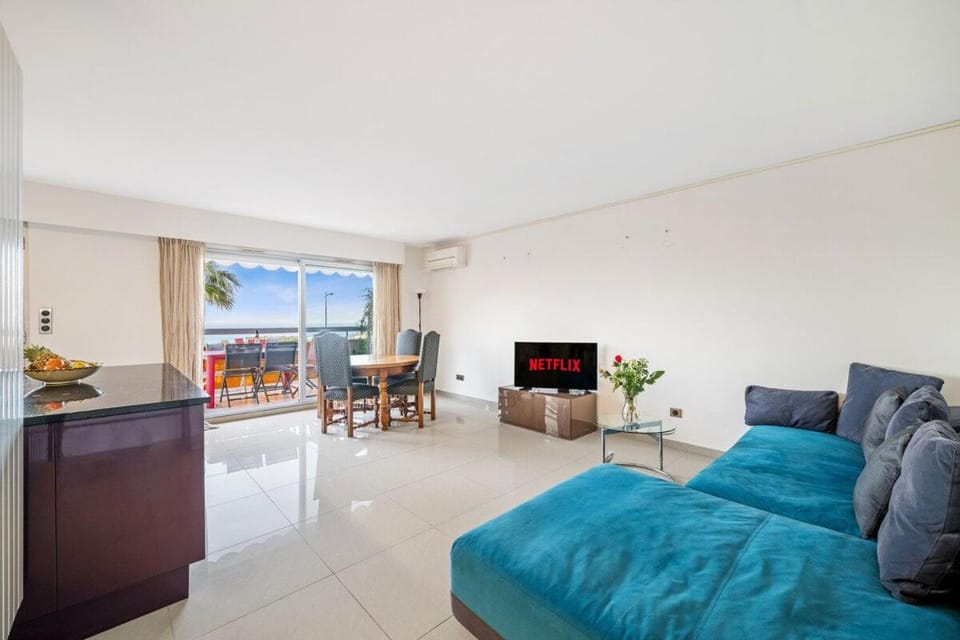 LEVASION -Vue imprenable Piscine Parking Terrasse Apartment in Roquebrune-Cap-Martin