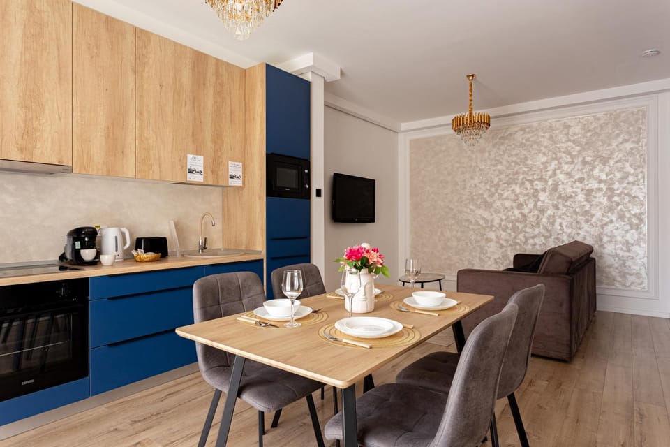 Sika Regal Apartment Arad - private garden & parking - self check-in Apartment in Hungary