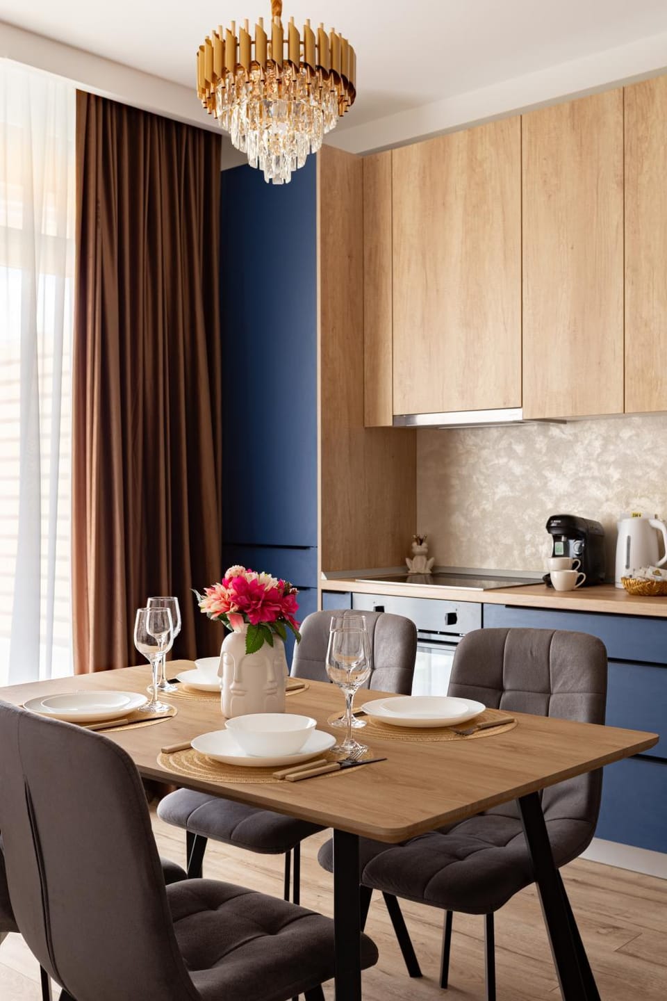 Sika Regal Apartment Arad - private garden & parking - self check-in Apartment in Hungary