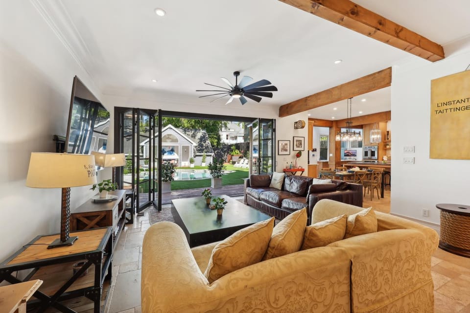 Living room, Garden view