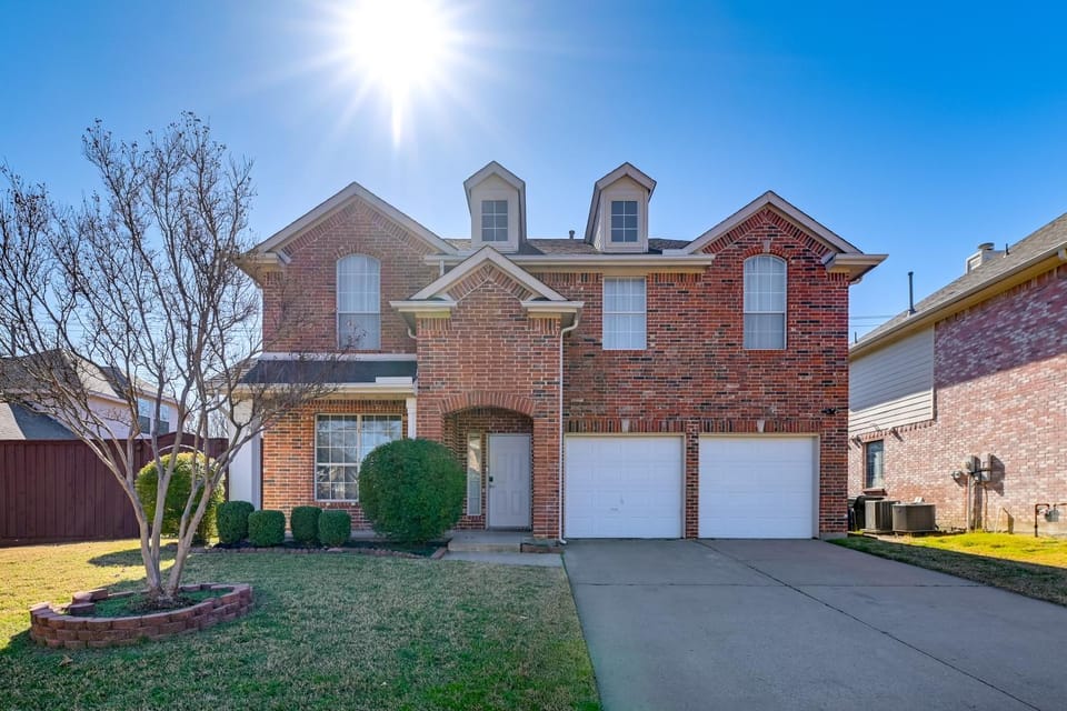 4 Mi to Dtwn Family Home with Games in Frisco House in Frisco