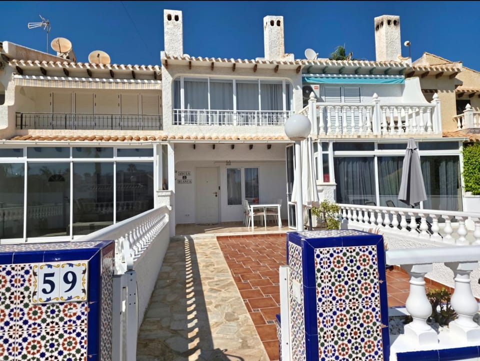 Property building, View (from property/room), Balcony/Terrace
