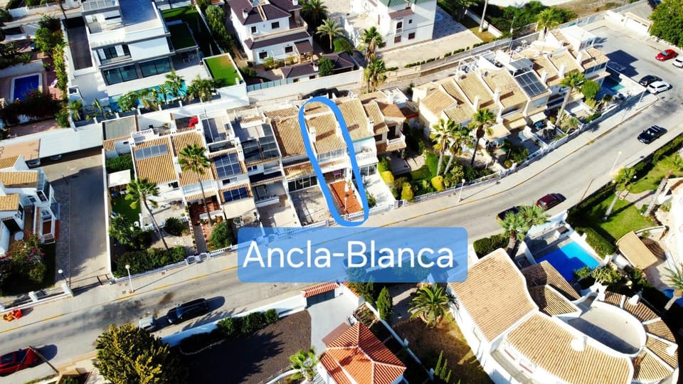 Property building, Neighbourhood, Bird's eye view, Street view