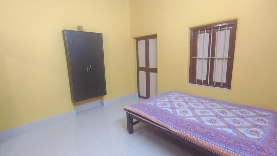 Entire ground flr & Lawn Jhargram Town House in West Bengal