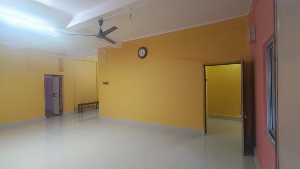 Entire ground flr & Lawn Jhargram Town House in West Bengal