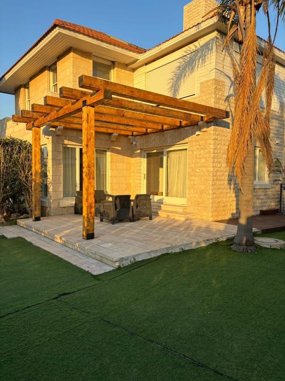 וילה ליד הים והמרינה עם ברכה Villa in Herzliya