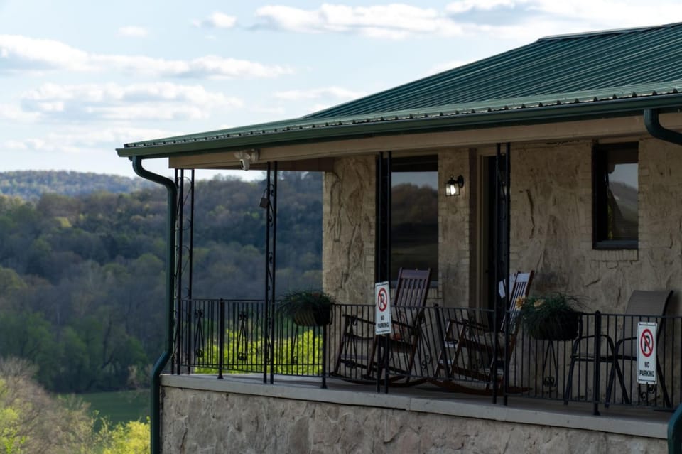 Carlton Marion Inn Apartment in Arkansas