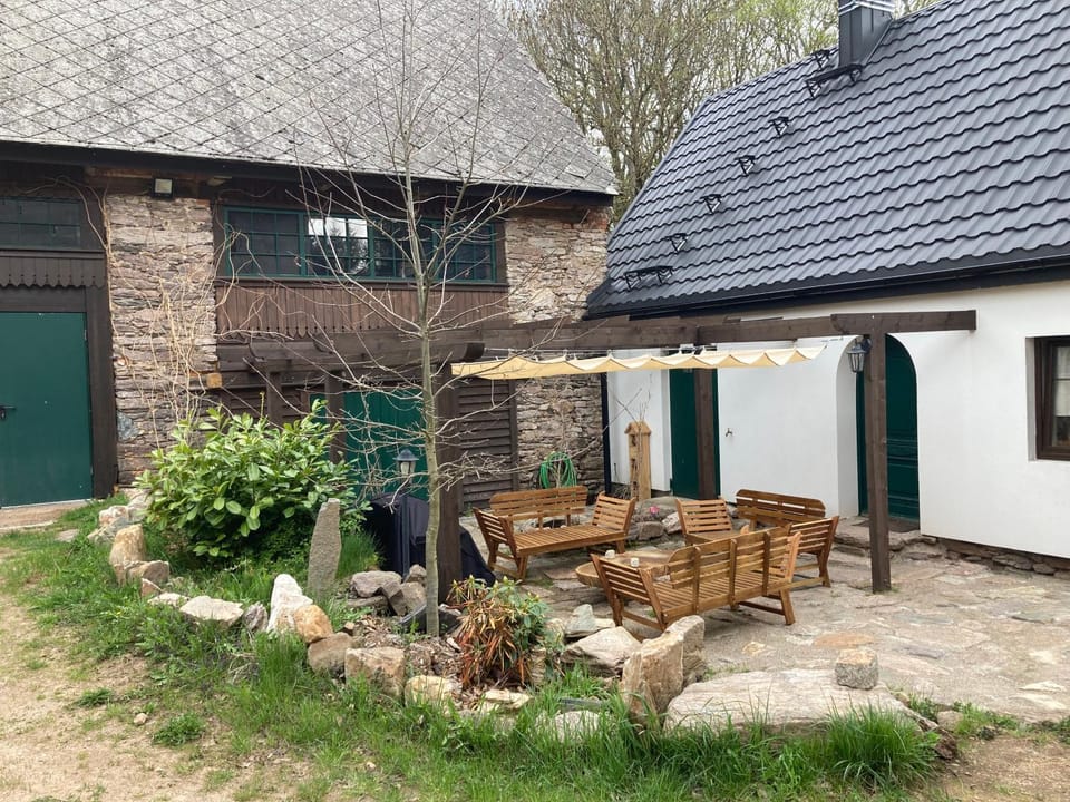 Property building, Patio, Spring, Day, On site