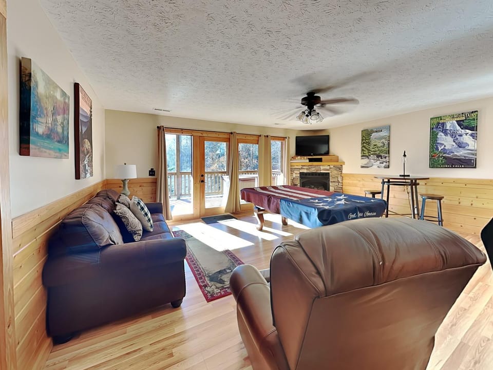 Smoky Bear Hideaway House in Gatlinburg