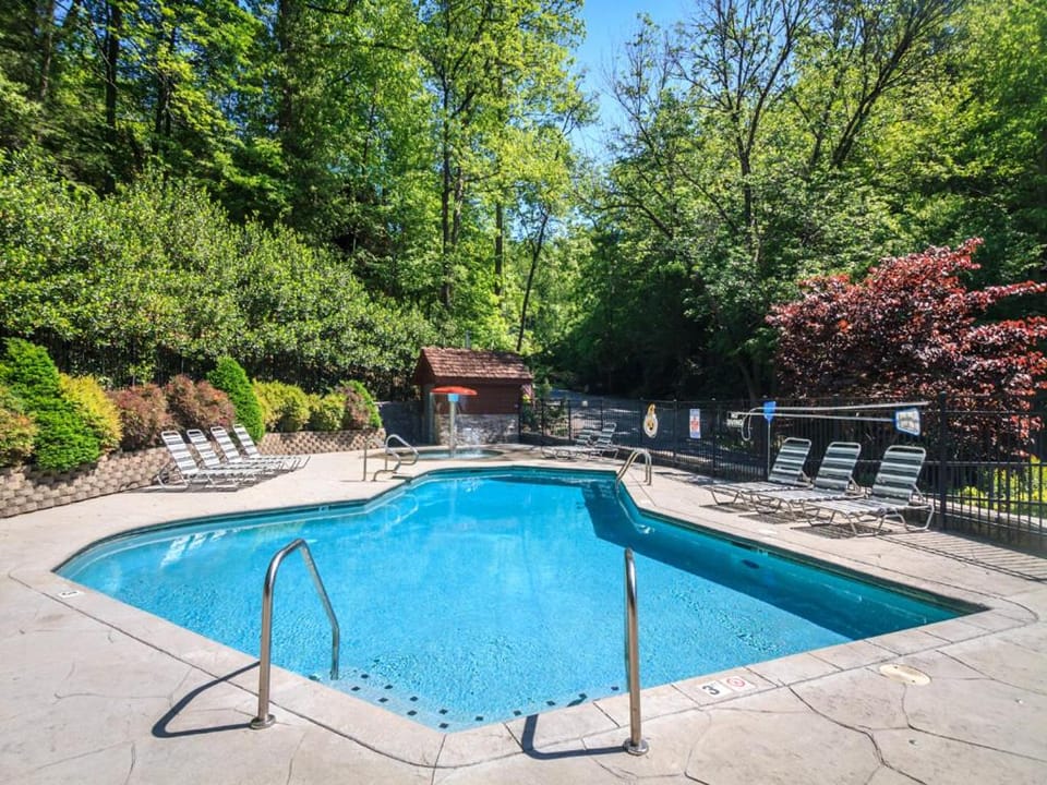 Smoky Bear Hideaway House in Gatlinburg