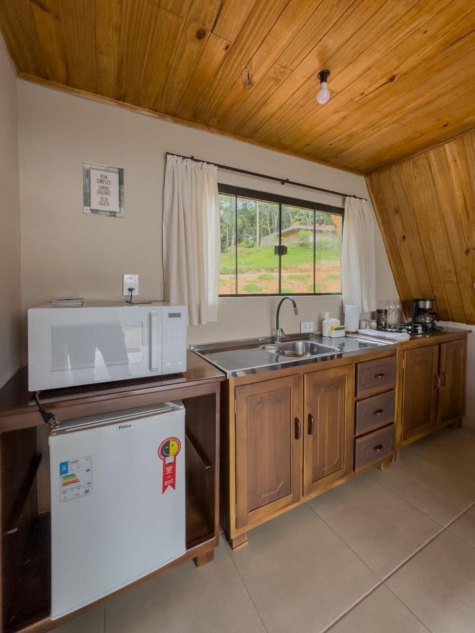 Coffee/tea facilities, Kitchen or kitchenette, minibar, stove