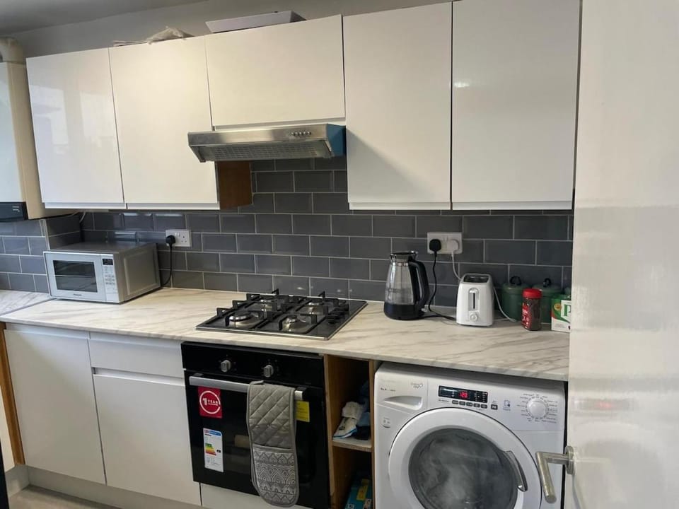 Alpha Properties 2 Apartment in Southend-on-Sea