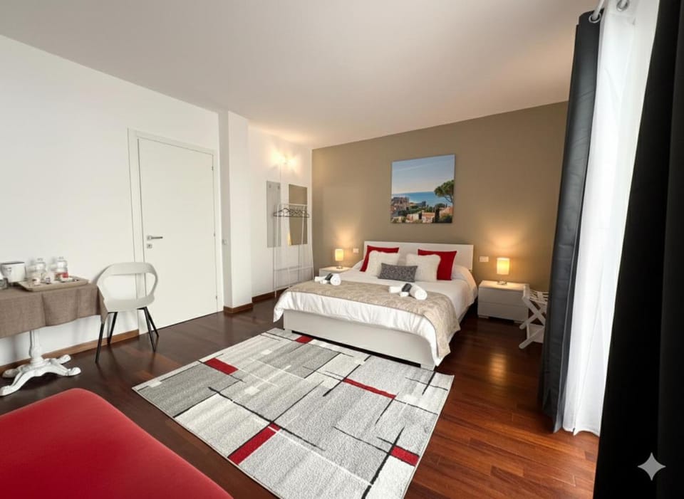 Bed, Photo of the whole room, Bedroom, towels, wardrobe