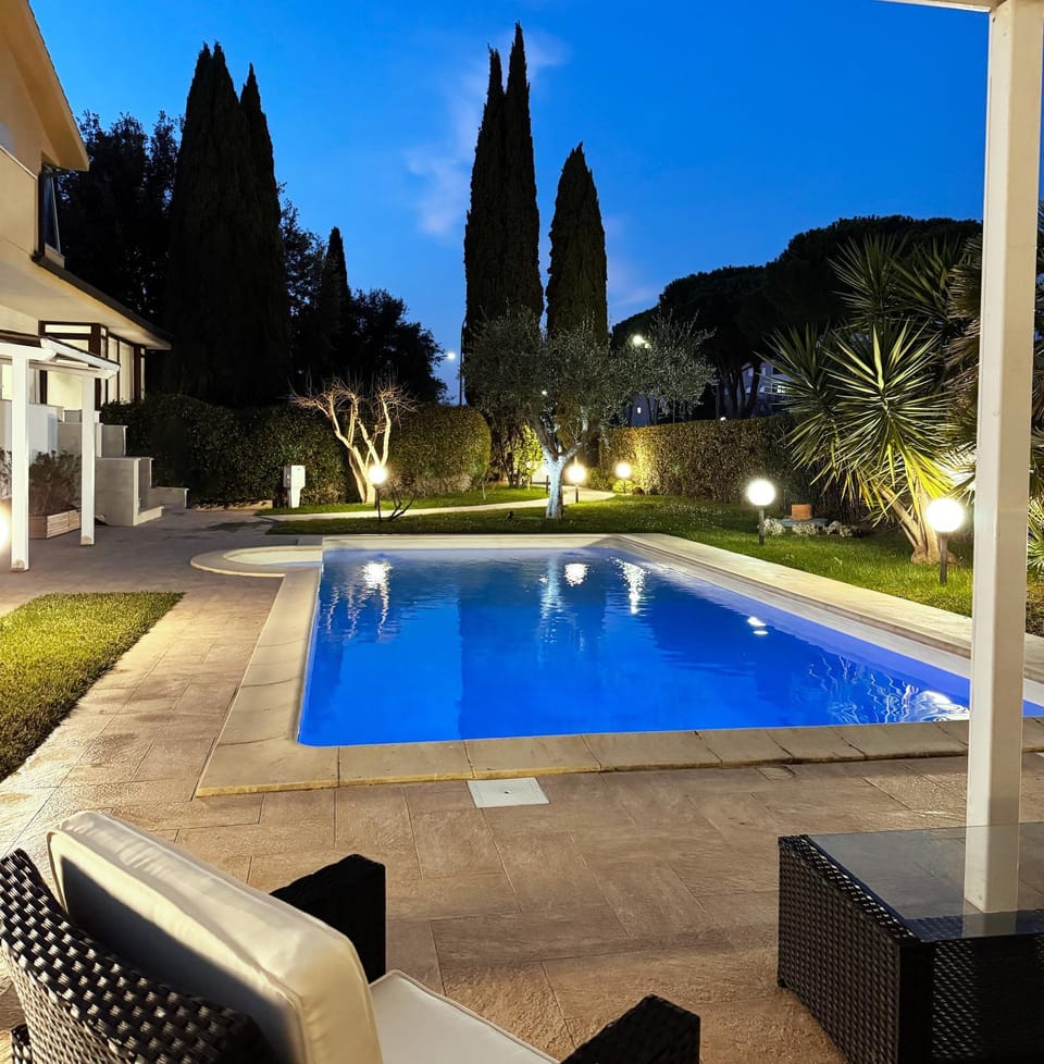 Property building, Garden, Garden view, Swimming pool