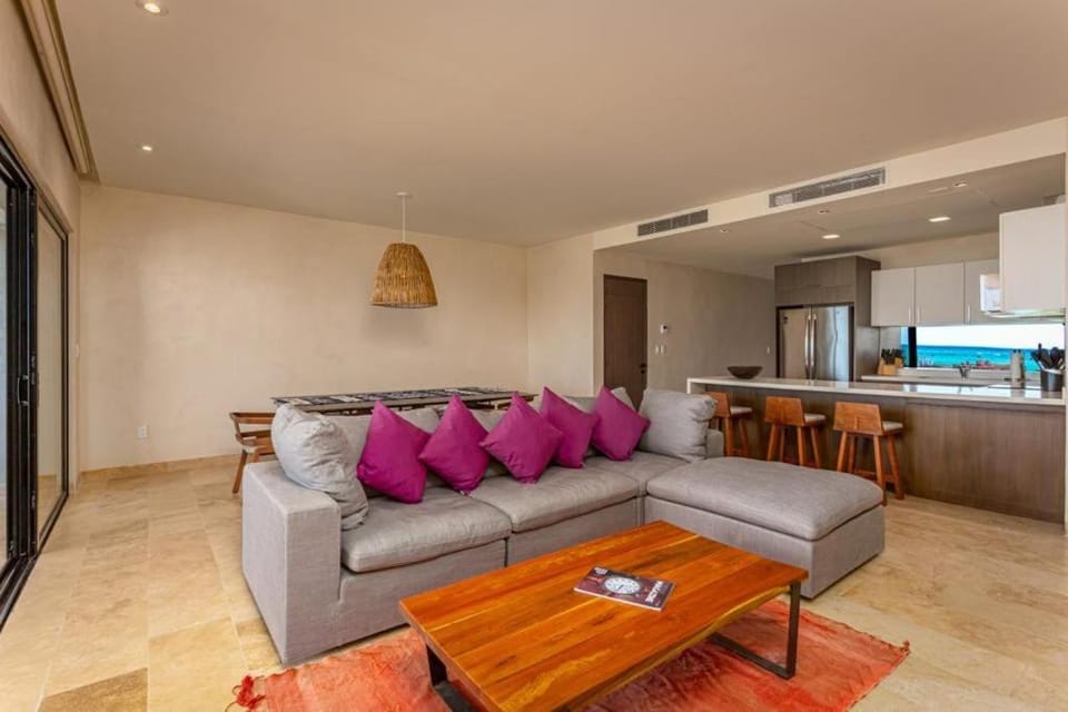 Kitchen or kitchenette, Living room, Dining area