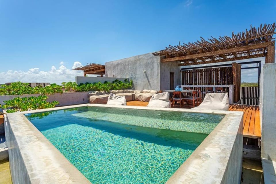 Day, Natural landscape, Balcony/Terrace, Balcony/Terrace, Swimming pool, sunbed
