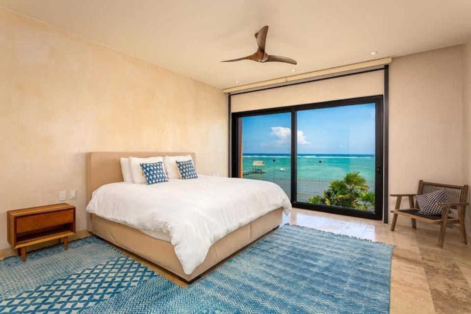 Bed, Natural landscape, Photo of the whole room, Bedroom, Sea view