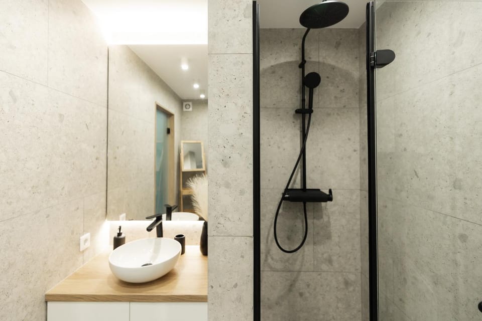 Shower, Bathroom