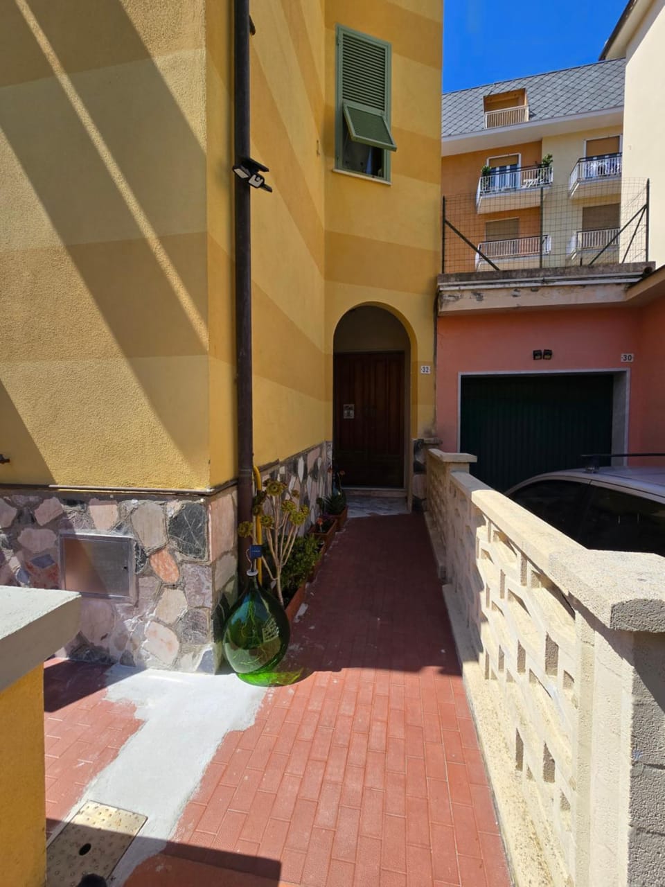 Facade/entrance