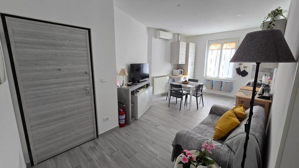 Communal lounge/ TV room, TV and multimedia, Living room, Evening entertainment