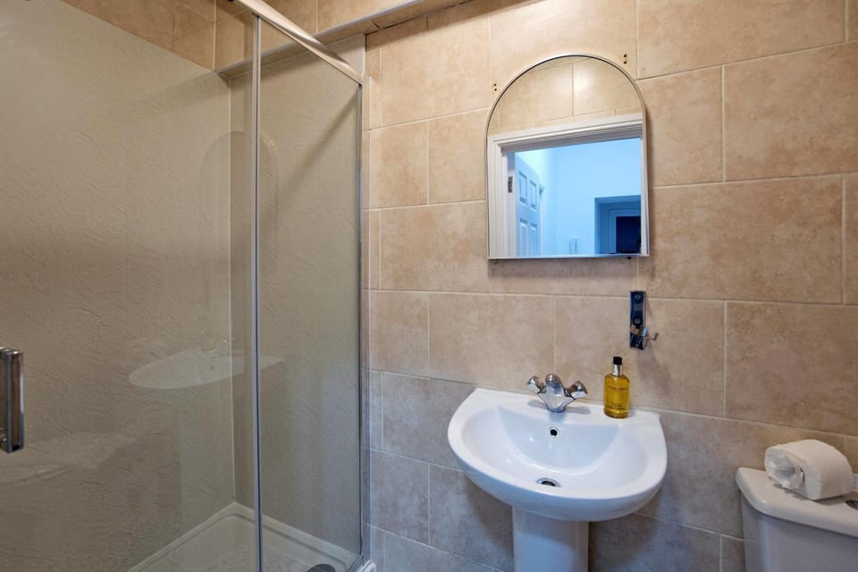 Bathroom, towels