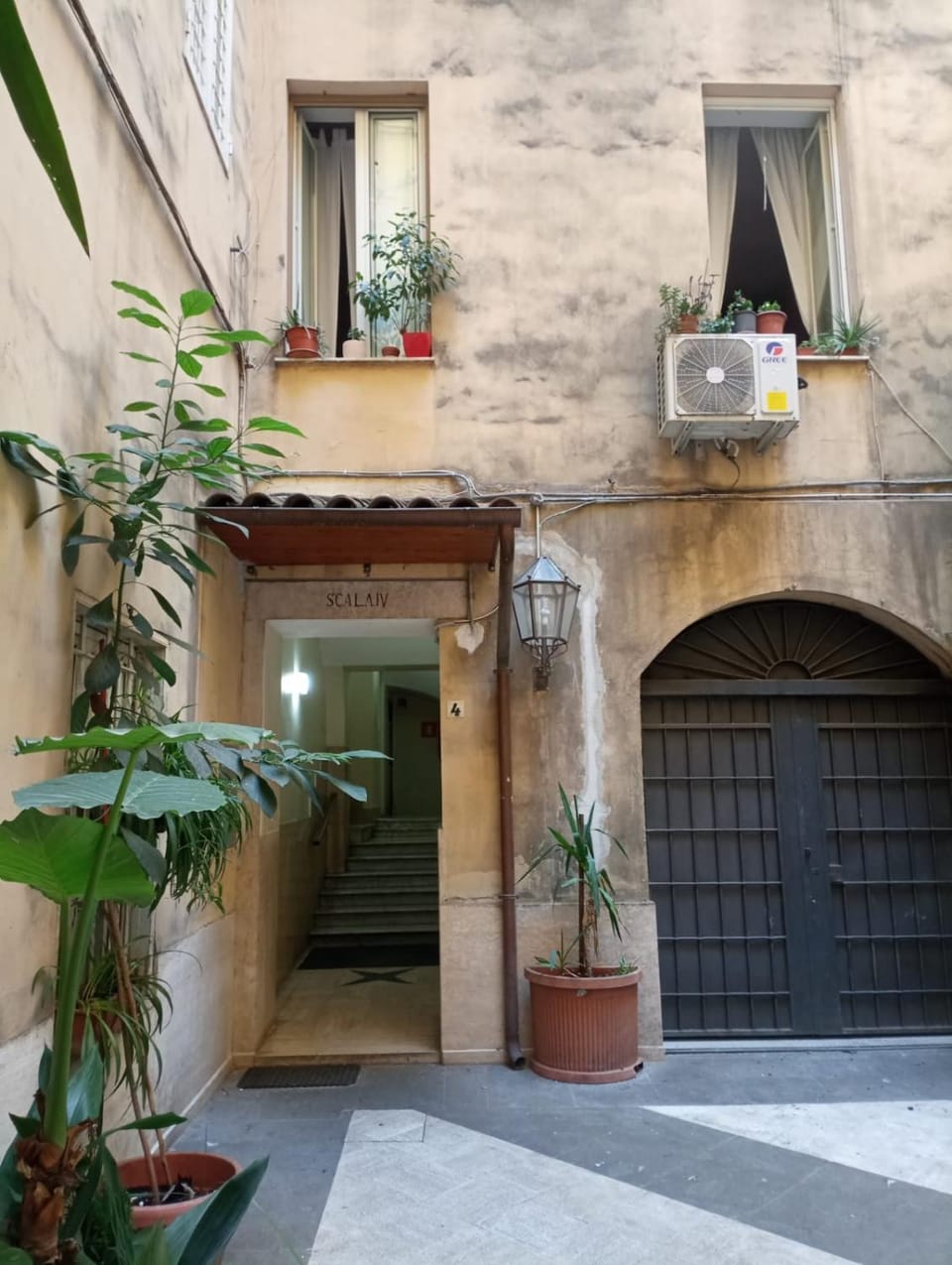 Inner courtyard view