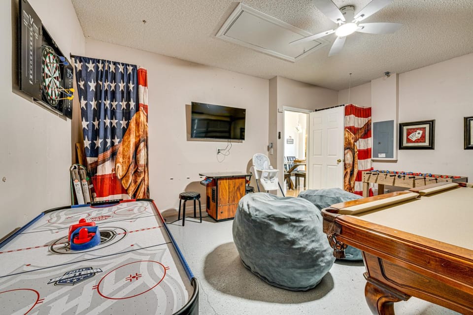 11 Mi to Disney: Home w/ Pool in Davenport! House in Osceola County