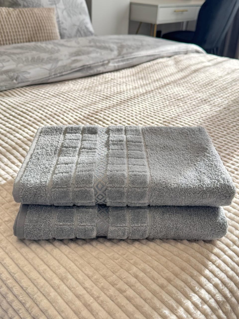Bed, Photo of the whole room, Bedroom, towels