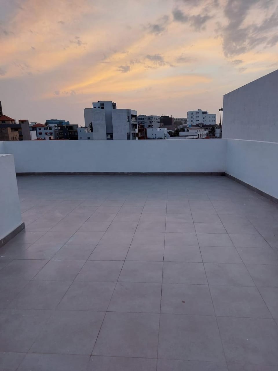 Villa avec sa piscine suspendue sur la terrasse Villa in Dakar