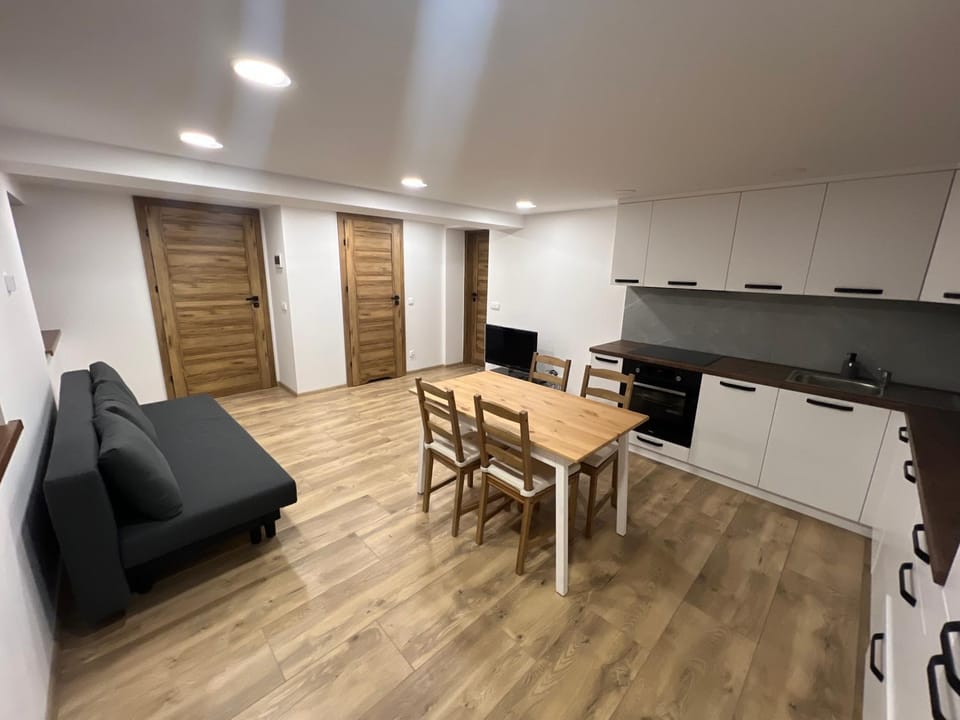Kitchen or kitchenette, Living room