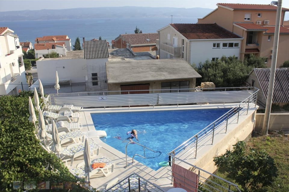 Pool view, Sea view, Swimming pool, sunbed