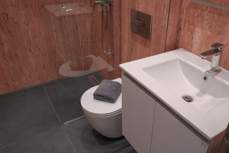 THE LOT luxury suites Apartment in Thessaloniki