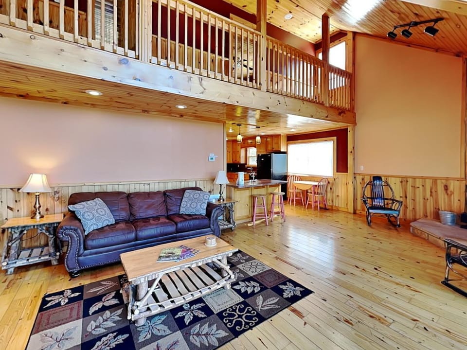 Amazing Point of View House in Pittman Center