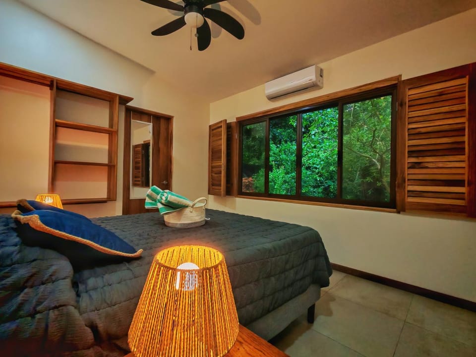 Casa Jobo con AC Oasis en Puerto Viejo House in Panama
