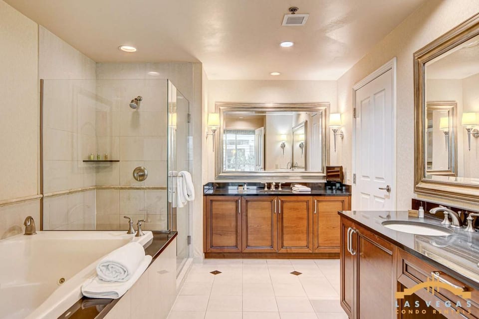 MGM Signature-02-602 1Br 2Ba Balcony Suite House in Las Vegas Strip