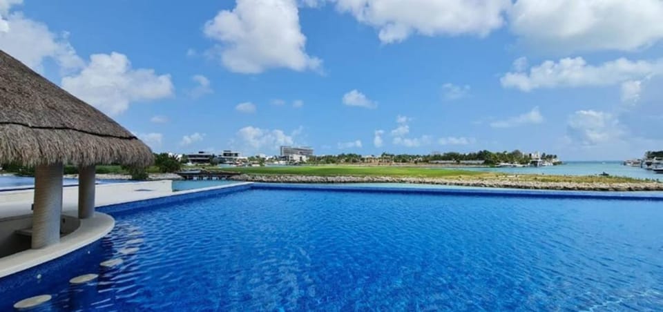 Pool view, Swimming pool