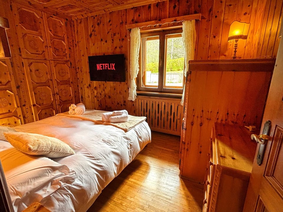 Large Central Flat, 5min to Sky Slopes, Garage Apartment in Cortina d Ampezzo