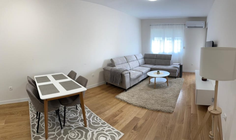 Stylish one bedroom apartment Central Point with -GARAGE 5 EUR PER DAY Apartment in Podgorica