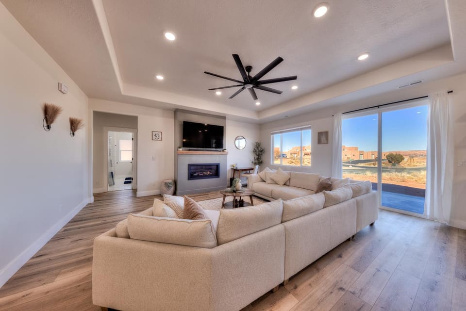 Living room, Seating area, fireplace