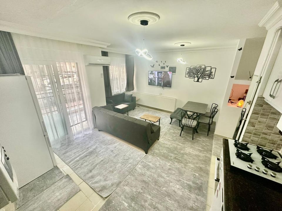TV and multimedia, Kitchen or kitchenette, Seating area, Dining area