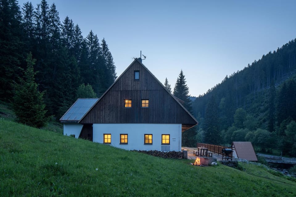 Property building, Natural landscape, Mountain view