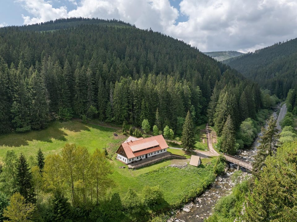 Property building, Spring, Day, Neighbourhood, Natural landscape, Bird's eye view, Mountain view