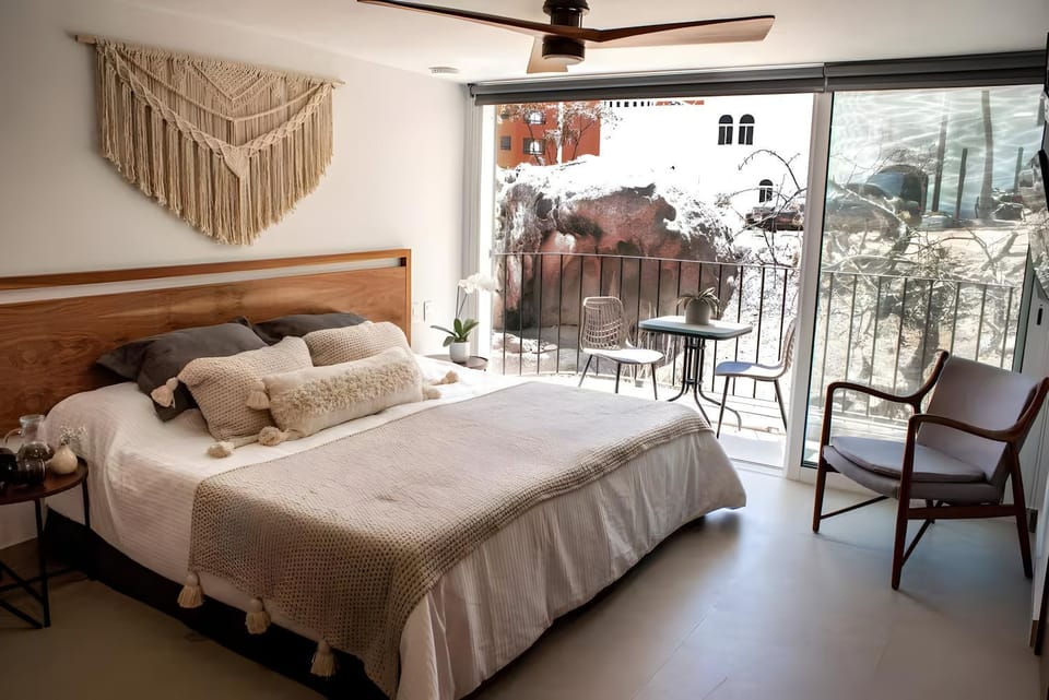Bed, View (from property/room), Balcony/Terrace, Photo of the whole room, Bedroom, fireplace