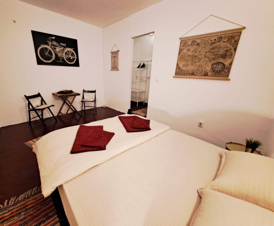 Studio Piata Amzei Bed and Breakfast in Bucharest