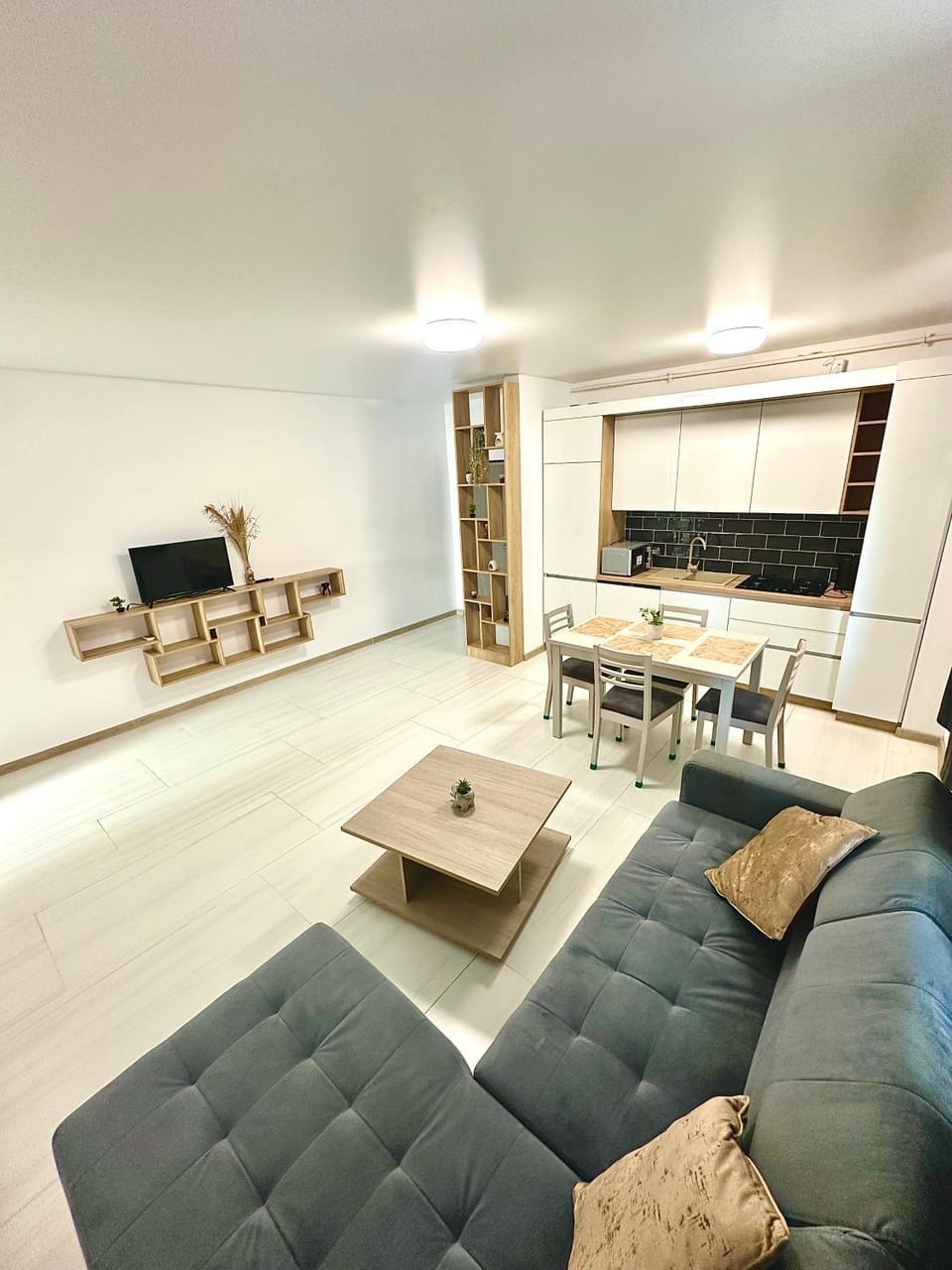 TV and multimedia, Living room, Dining area