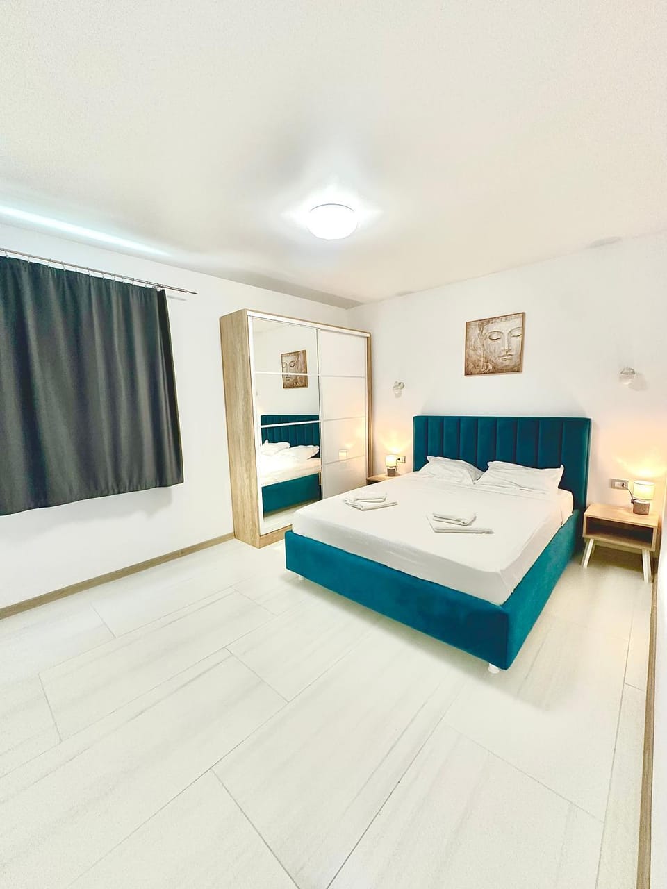 Bed, Bedroom, towels
