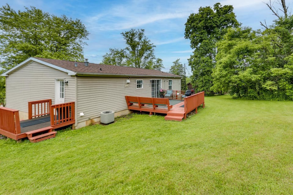 Half-Mi to Lakemont Park: Family-Friendly Home! House in Altoona